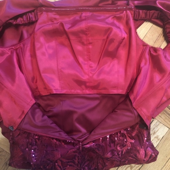 Adrianna Papell off the shoulder flounce red sequin dress - Picture 4 of 6